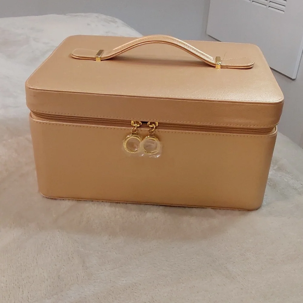Vintage Gold Estee Lauder Makeup Storage Box Travel Box Red Interior - Picture 2 of 16